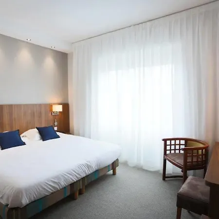 Western Plaisance 3*